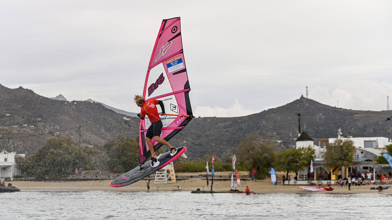 Yentel Unites The Crowns